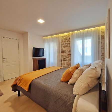 Hidden Oasis Apartment Ровин Екстериор снимка